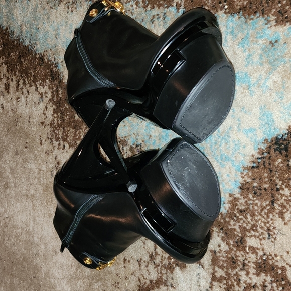 Versace Platform Stiletto - Picture 3 of 3